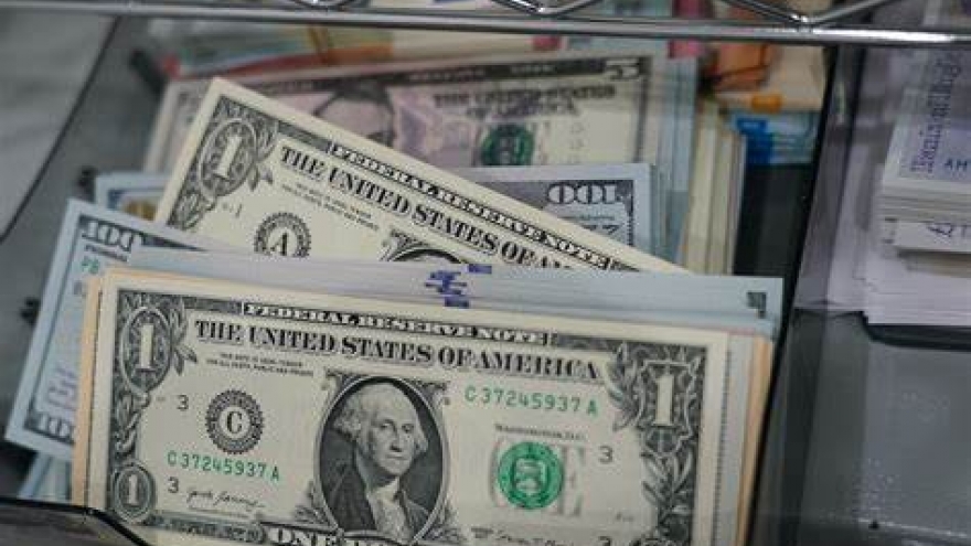 Tỷ giá USD hôm nay 28/4: Tỷ giá trung tâm tiến sát mức 25.000 đồng/USD